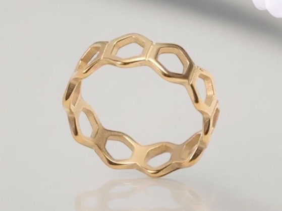 Honeycomb Ring, Minimal Bee Comb Ring, Hexagon Shape Band Ring, Dainty Stackable Ring for Her, Women’s Rings Popular Trendy Style Fashion